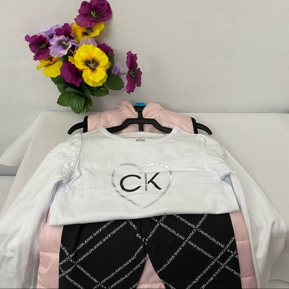 Calvin Klein girl’s 3-piece Vest-Shirt-Legging set - Picture 3 of 6